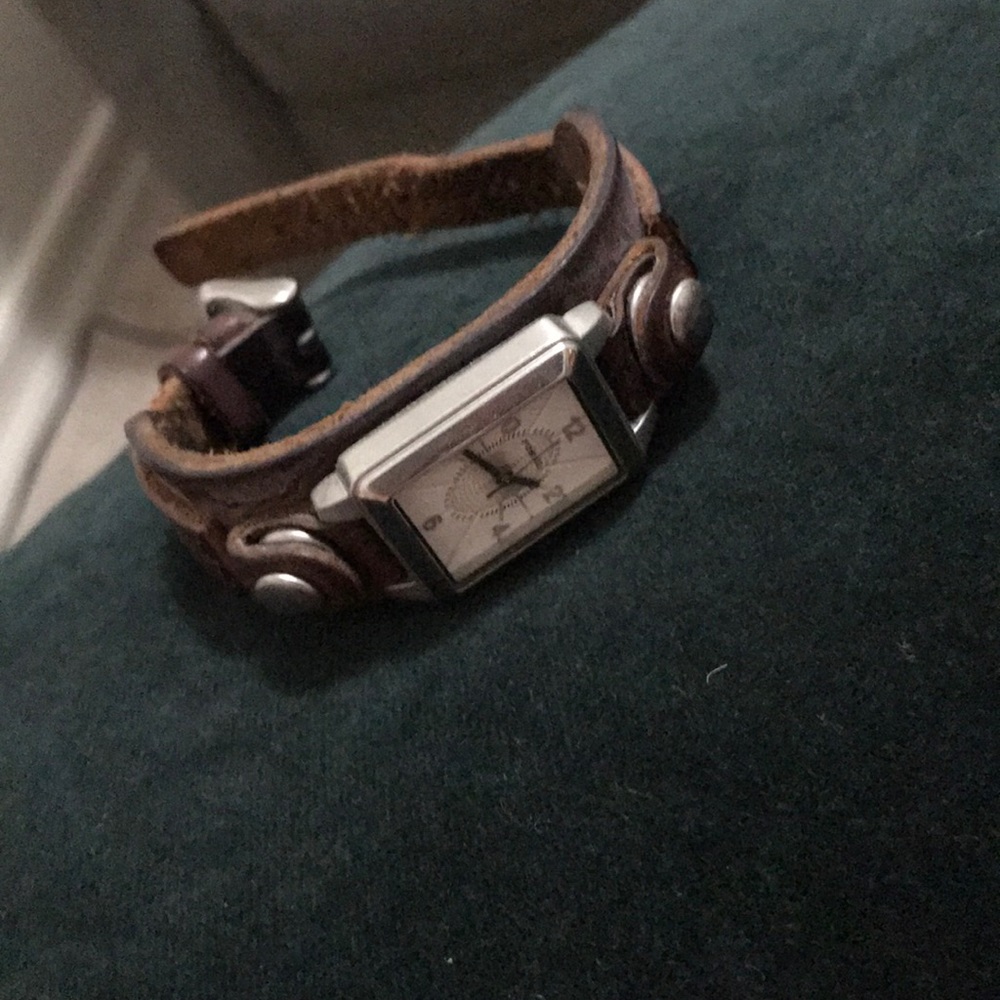 Fossil Watch - Picture 3 of 3